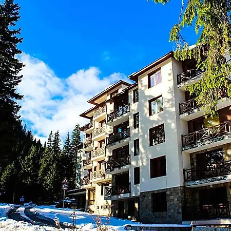Pine Hills 3*