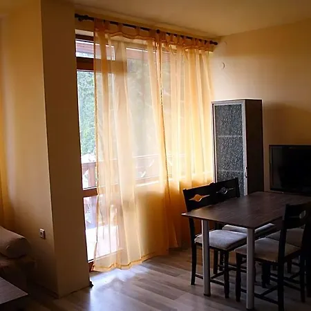 Pine Hills Aparthotel